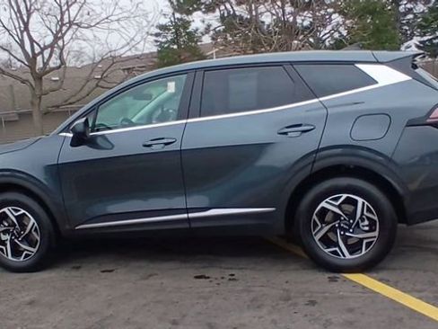 Certified 2025 Kia Sportage LX image 8