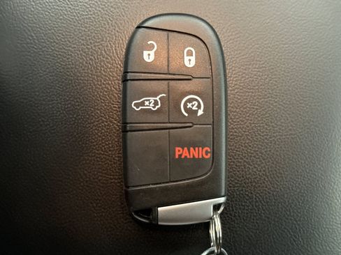 Used 2021 Jeep Grand Cherokee Laredo X AWD/4WD image 10