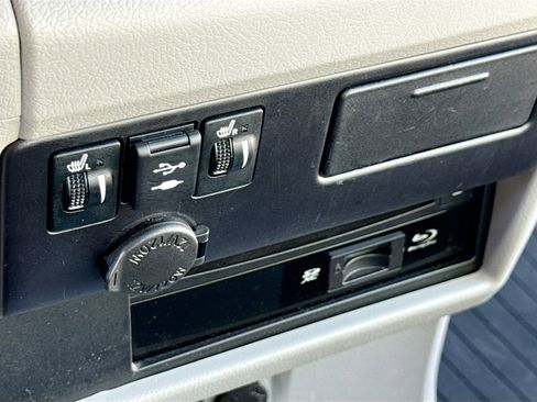 Used 2020 Toyota Sienna XLE image 13