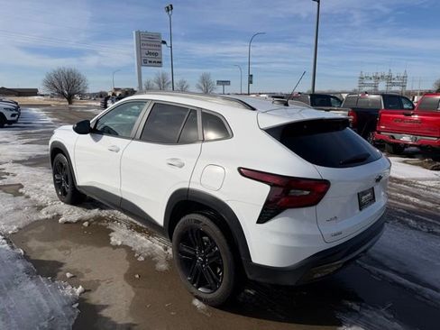 Used 2025 Chevrolet Trax ACTIV w/ Driver Confidence Package image 8