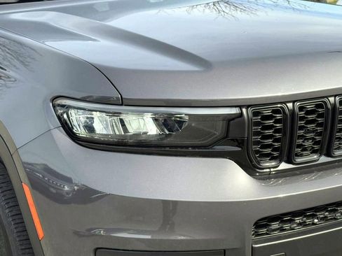 Certified 2023 Jeep Grand Cherokee L Laredo image 9