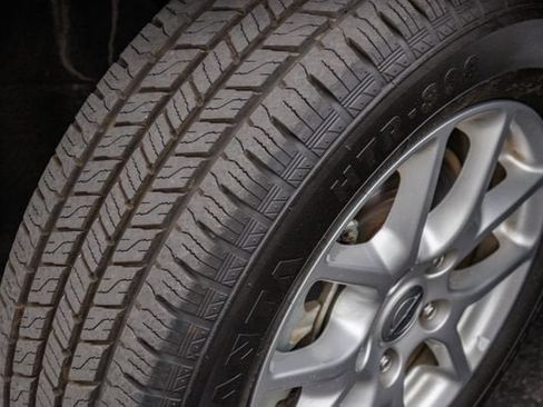 Used 2023 Chrysler Pacifica Touring-L FWD image 15