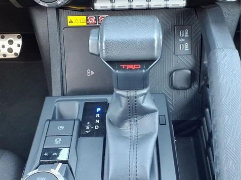 Used 2024 Toyota Tacoma TRD Sport w/ TRD Sport Upgrade Package image 20