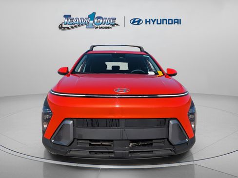Used 2024 Hyundai Kona SEL image 2