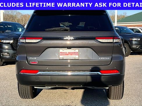 Used 2025 Jeep Grand Cherokee Limited AWD/4WD image 4