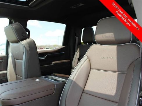 New 2025 GMC Sierra 1500 Denali image 17