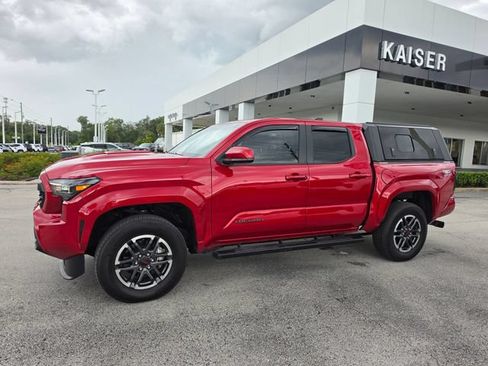 Used 2024 Toyota Tacoma TRD Sport AWD/4WD image 2