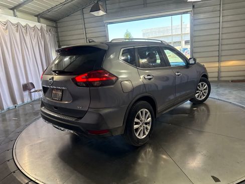 Used 2017 Nissan Rogue SV FWD image 5