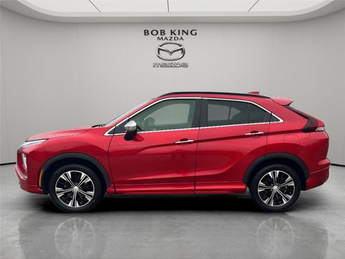 Used 2022 Mitsubishi Eclipse Cross SEL image 2