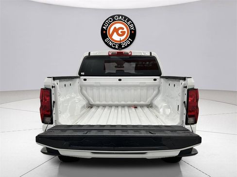 Used 2023 Chevrolet Colorado LT w/ LT Convenience Package image 9