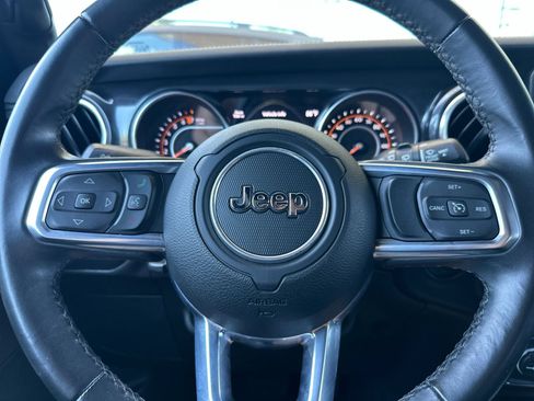 Used 2022 Jeep Wrangler Unlimited Sahara AWD/4WD image 25