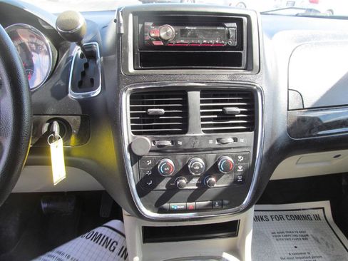 Used 2014 Dodge Grand Caravan SXT image 10