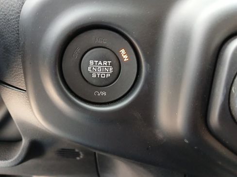 Used 2022 Jeep Wrangler Sport AWD/4WD image 67