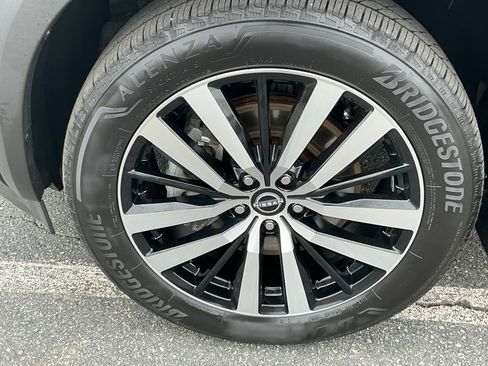 Used 2024 Nissan Pathfinder Platinum w/ Cargo Package image 8