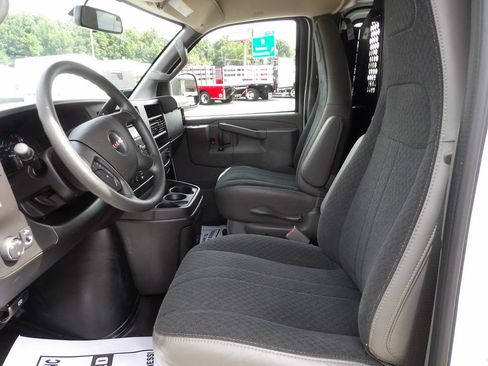 Used 2025 GMC Savana 2500 w/ Driver Convenience Package RWD image 17