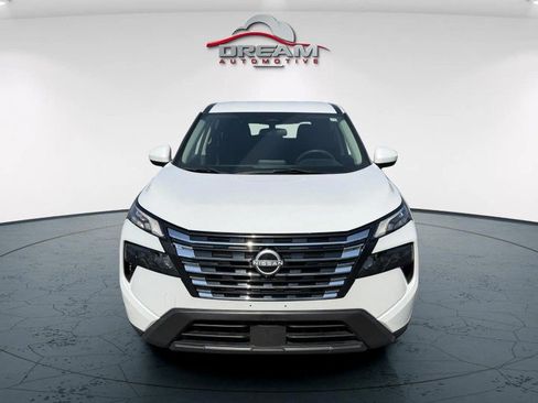 Used 2024 Nissan Rogue SV AWD/4WD image 2