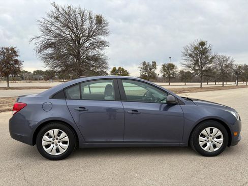 Used 2014 Chevrolet Cruze LS image 57