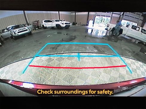 Used 2023 Toyota Highlander XLE image 31