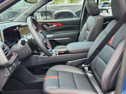 New 2026 Chevrolet Traverse RS w/ LPO, Floor Liner Package AWD/4WD image 10