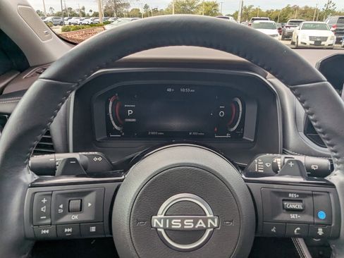 Used 2023 Nissan Rogue Platinum image 32