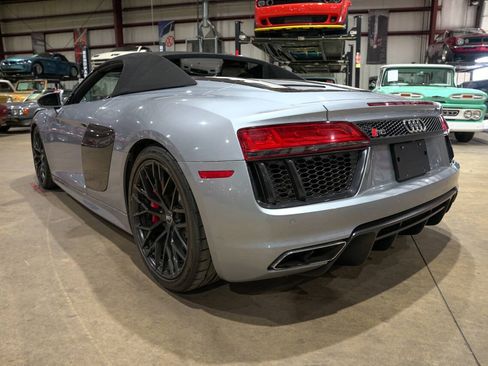 Used 2018 Audi R8 V10 w/ Carbon Exterior Package AWD/4WD image 22