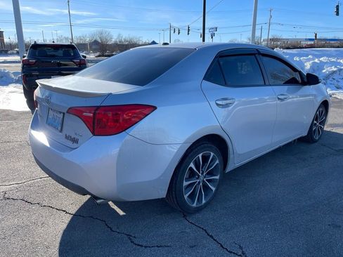 Used 2018 Toyota Corolla XSE image 3