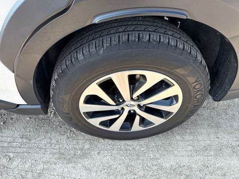 Used 2024 Subaru Outback Premium AWD/4WD image 7