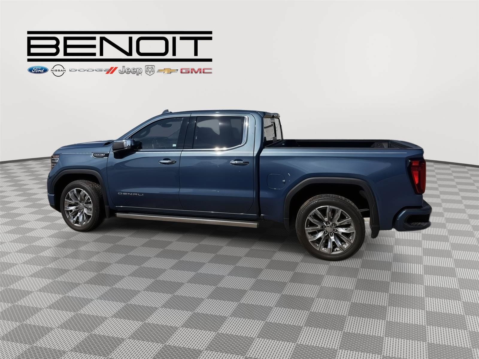 Used 2025 GMC Sierra 1500 Denali w/ Denali Reserve Package AWD/4WD image 7