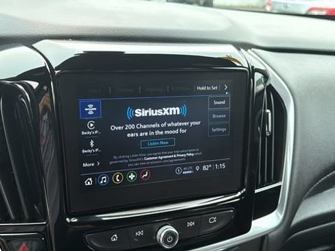 Used 2022 Chevrolet Traverse LT AWD/4WD image 15