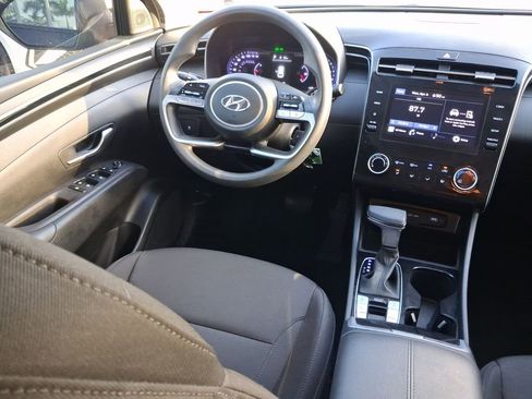 Used 2024 Hyundai Tucson SE image 10