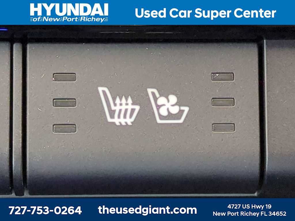 Certified 2025 Hyundai Elantra Limited FWD image 25
