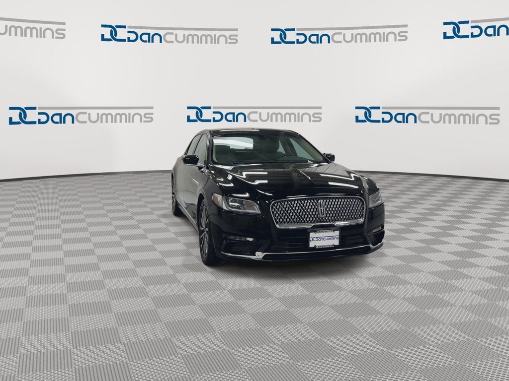 Used 2017 Lincoln Continental Select AWD/4WD image 3