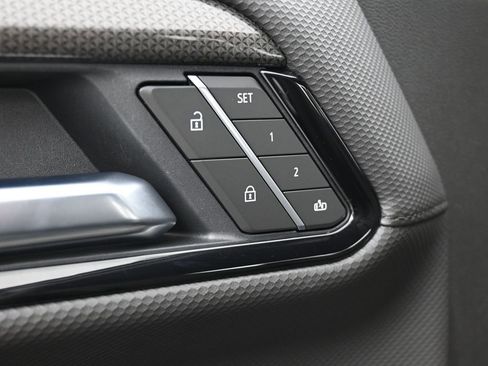 Used 2025 Chevrolet Silverado 1500 ZR2 w/ Technology Package image 19