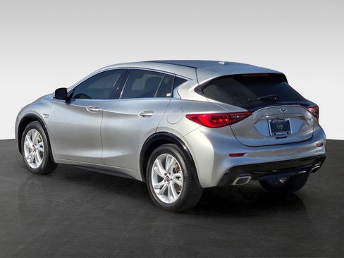 Used 2019 INFINITI QX30 image 6