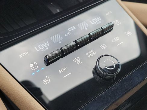 Certified 2025 Porsche Cayenne image 31