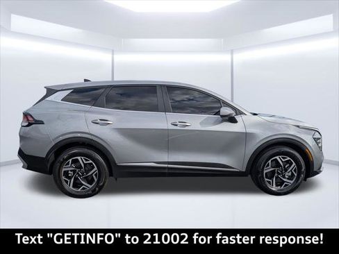 Used 2025 Kia Sportage LX FWD image 2