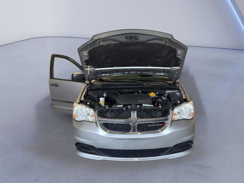 Used 2014 Dodge Grand Caravan American Value Package FWD image 9
