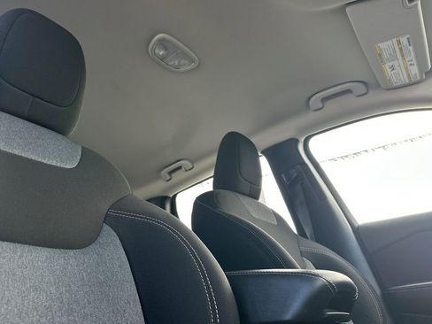 Used 2016 Jeep Cherokee Sport FWD image 17