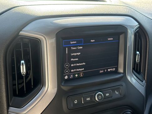 Used 2022 Chevrolet Silverado 2500 Custom w/ Custom Value Package AWD/4WD image 24