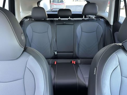 New 2025 Volkswagen Tiguan SE image 14