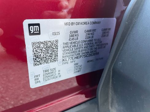 Used 2025 Chevrolet Trax LT w/ LT Convenience Package image 28