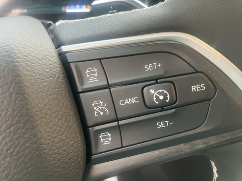 Used 2022 Jeep Grand Cherokee Limited 4xe w/ Luxury Tech Group II AWD/4WD image 27