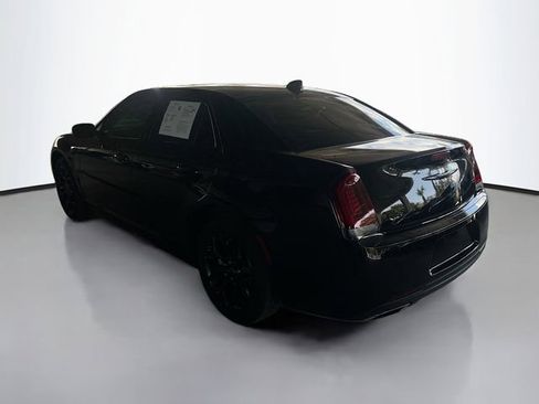 Used 2023 Chrysler 300 Touring L w/ Comfort Group image 6