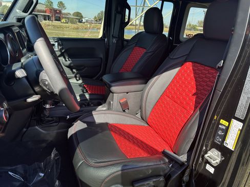 Used 2023 Jeep Wrangler Sport S image 23