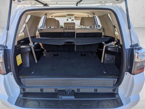 Used 2015 Toyota 4Runner SR5 RWD image 9