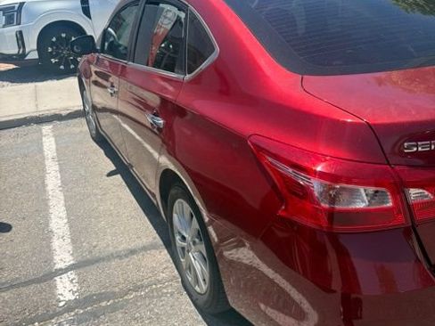 Used 2018 Nissan Sentra SV FWD image 2