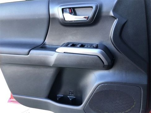 Used 2021 Toyota Tacoma TRD Sport image 22