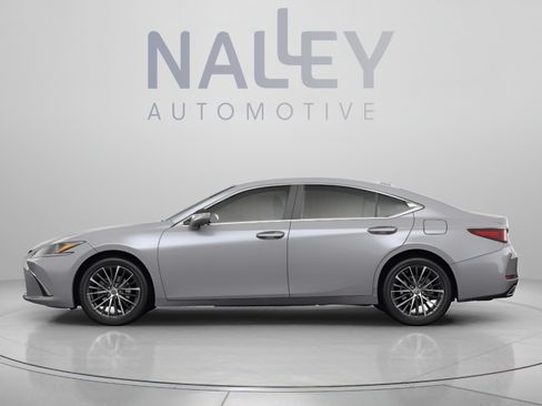 Used 2025 Lexus ES 300h Ultra Luxury w/ Accessory Package (Z2) FWD image 2