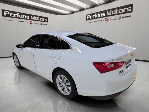 Used 2025 Chevrolet Malibu LT image 3