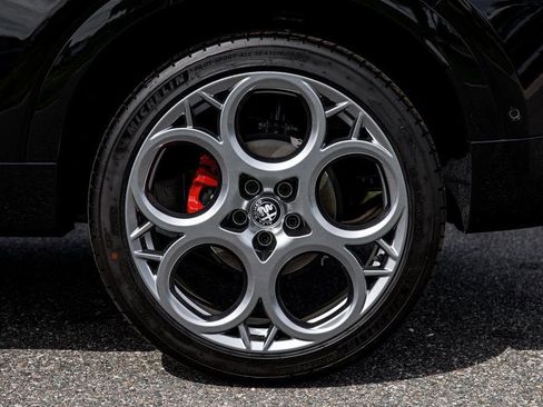 New 2025 Alfa Romeo Tonale w/ Premium Package image 19